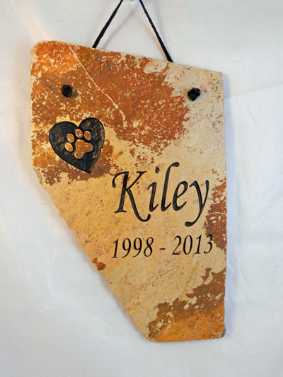 personalized engraved plaque cat memorial with imprint of paw 