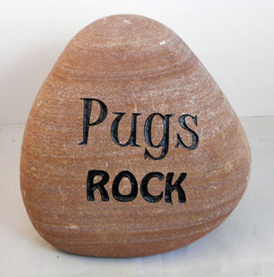 personalizes engraved rock sign for dogs